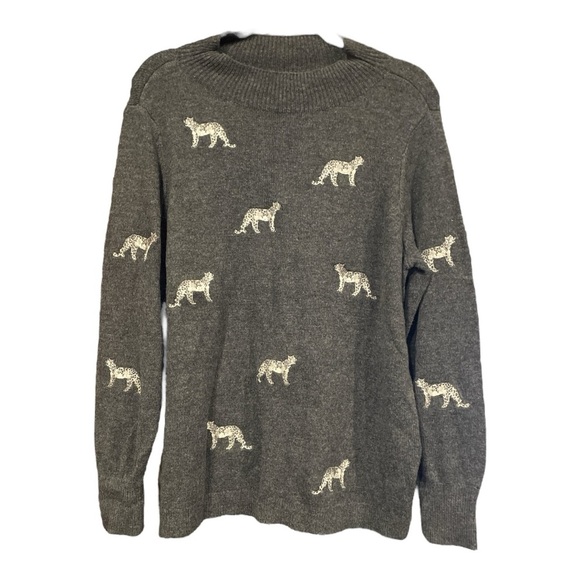 Chico’s gray sweater with white cheetahs. Size 2 which is a Large. L 4 - Picture 2 of 6